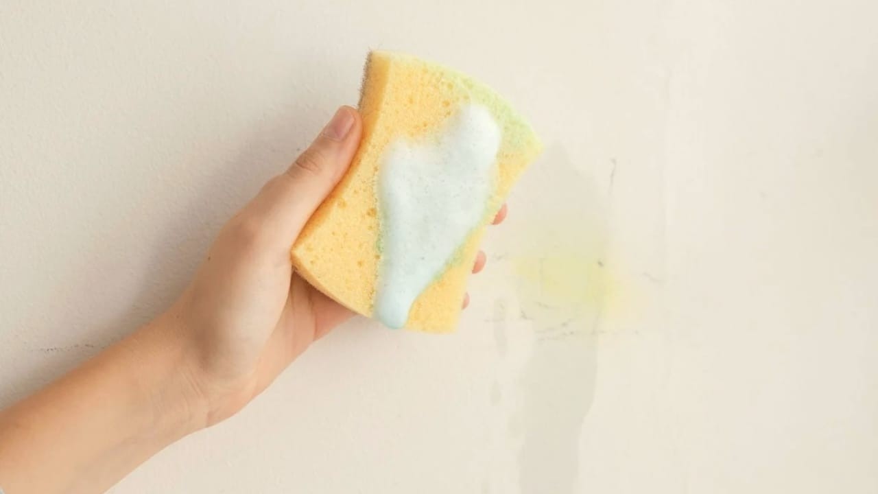 Muri di casa ingialliti Murs jaunis de la maison