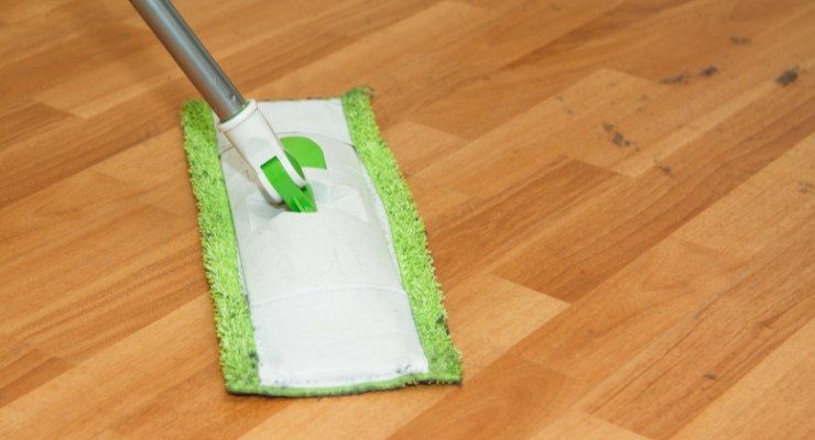 Remède propre pour parquet