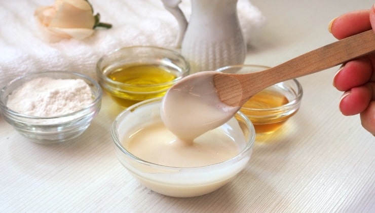 Miele, yogurt e bicarbonato Miel, yaourt et bicarbonate de soude