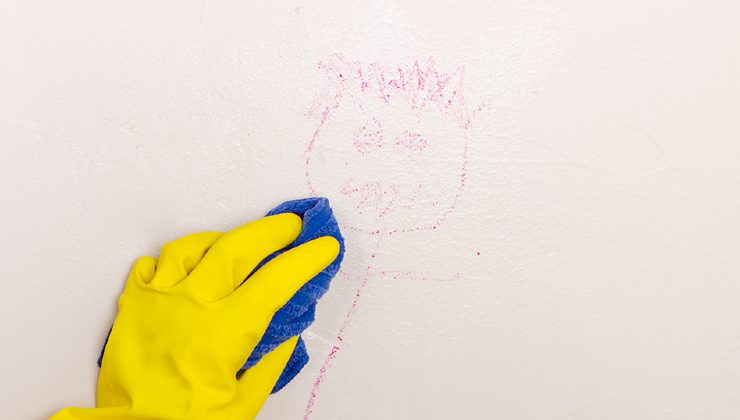 Muri sporchi e danneggiati Murs sales et abîmés