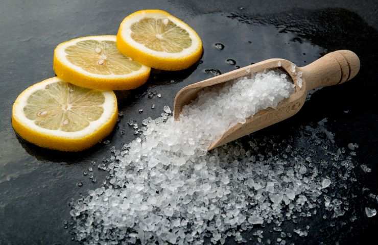 J'utilise du sel et du citron